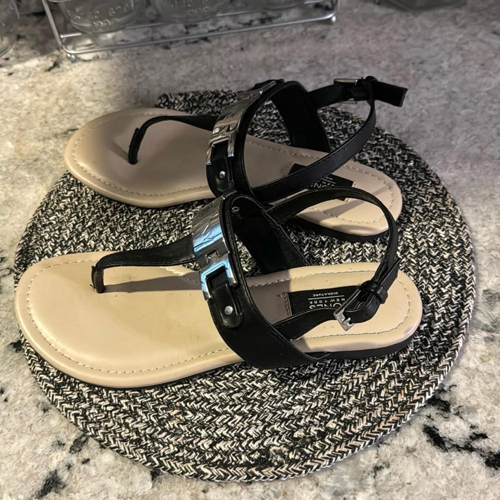 Jones NY leather thong sandals - Picture 4 of 6